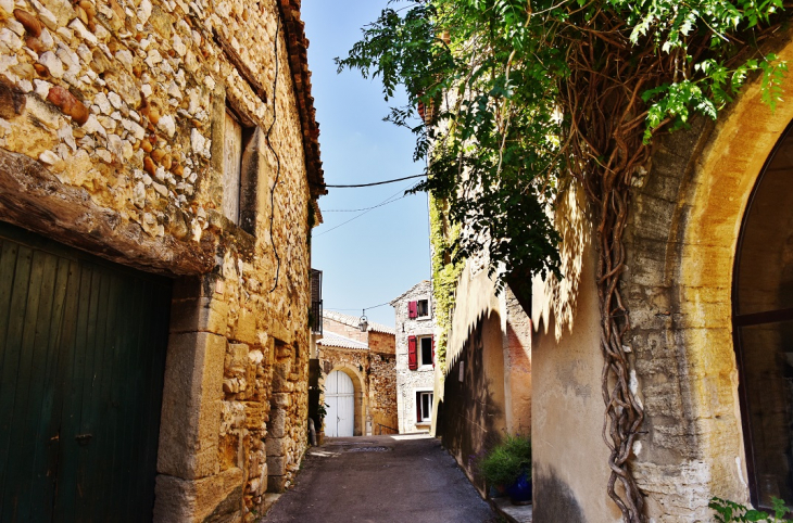 La Commune - Estézargues