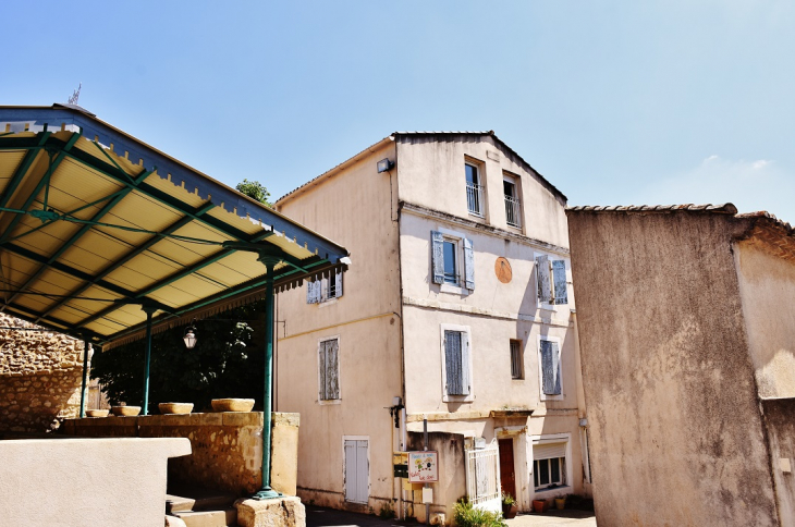 La Commune - Estézargues