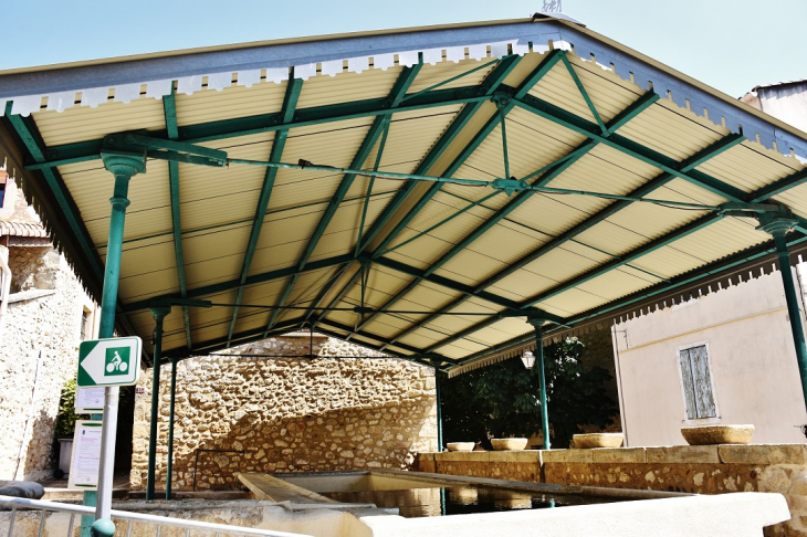 Le Lavoir - Estézargues