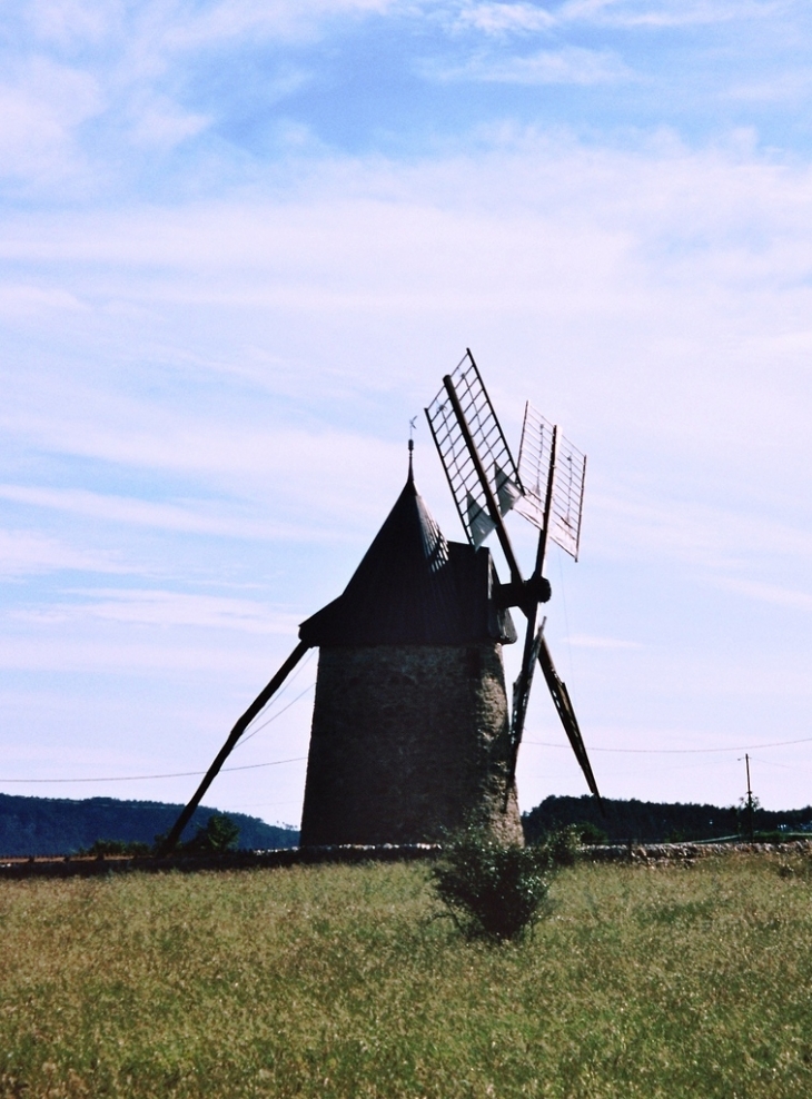 Moulin sur la route de Navacelles