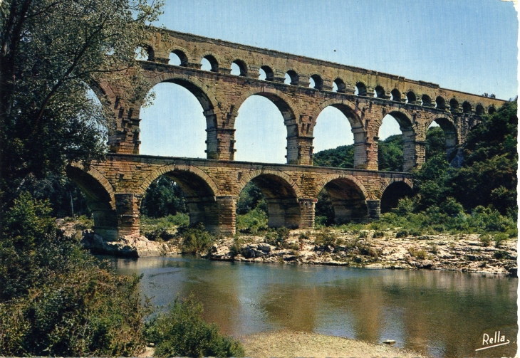Le Pont du Gard - Aqueduc Romain (carte postale de 1960) - Remoulins