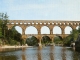 Photo suivante de Remoulins Baignade au Pont du Gard (carte postale de 1980)