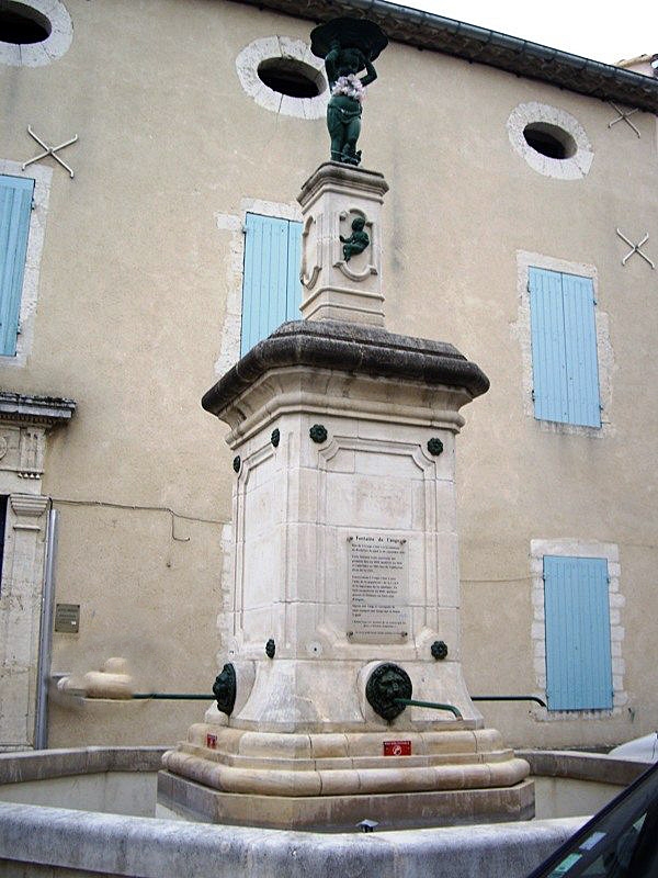 Fontaine - Rochefort-du-Gard