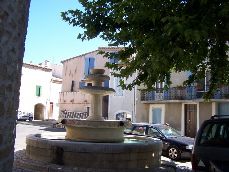 La fontaine - Saint-Côme-et-Maruéjols