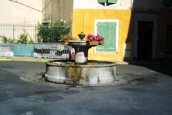 La fontaine de la place de la mairie - Saint-Hippolyte-du-Fort
