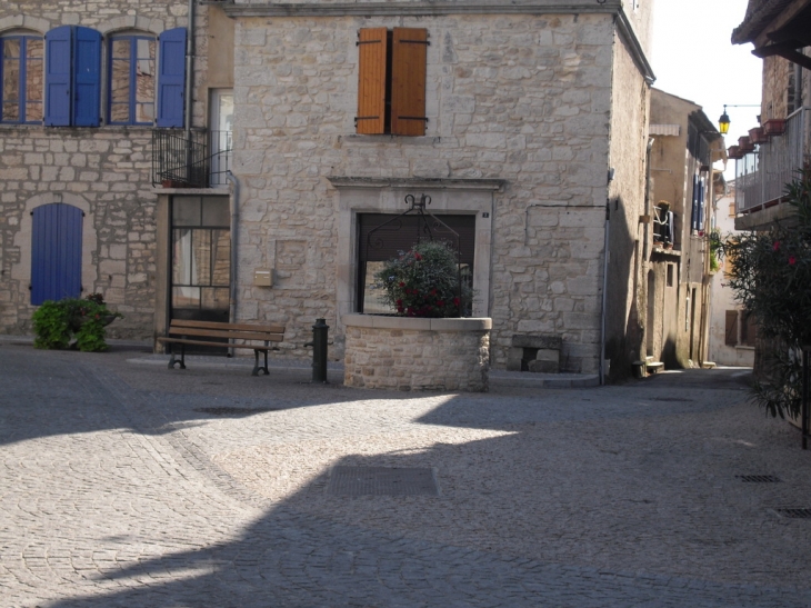 Maison en vielles pierres - Saint-Jean-de-Maruéjols-et-Avéjan