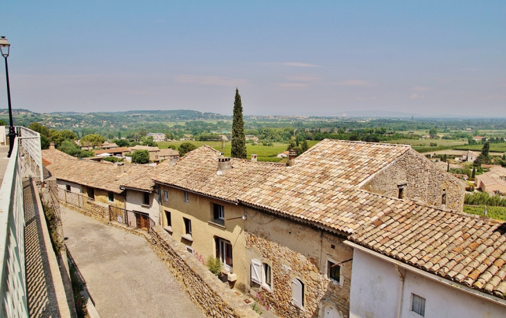 La Commune - Saint-Julien-de-Peyrolas