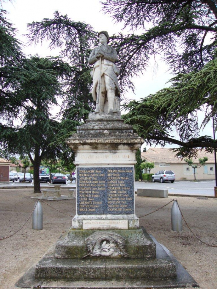 Saint-Laurent-des-Arbres (30126) monument aux morts