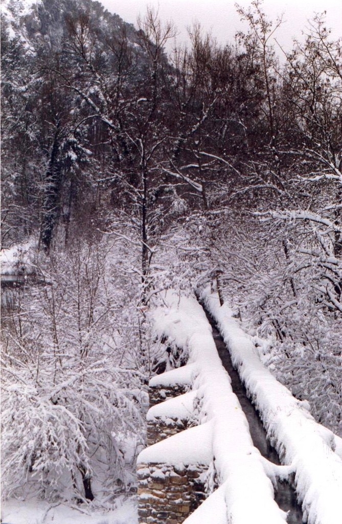 Canal irrigation chateau - Saint-Laurent-le-Minier