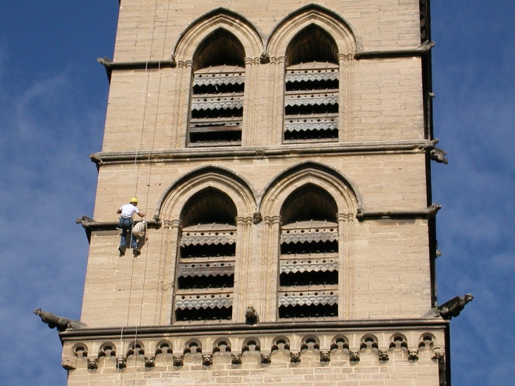 Une tour de la cathédrale - Montpellier