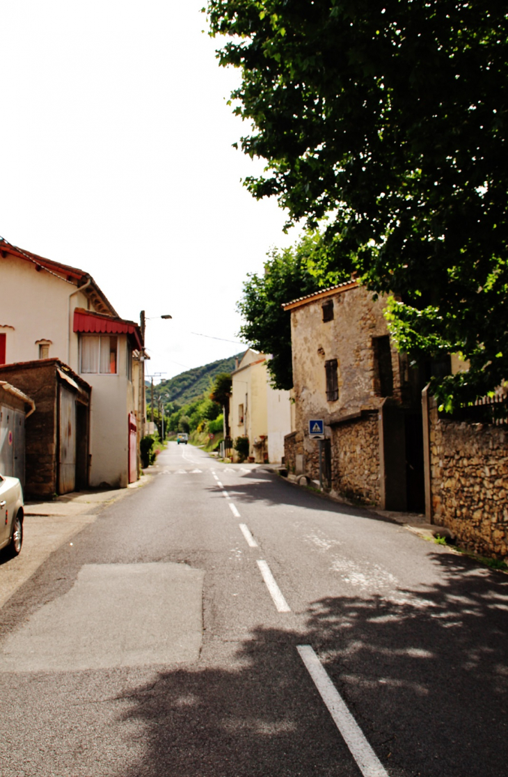 Photo à SaintÉtienneEstréchoux (34260) La Commune SaintÉtienne