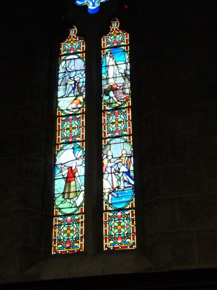 Saint-Félix-de-Lodez (34725) église: un vitrail double