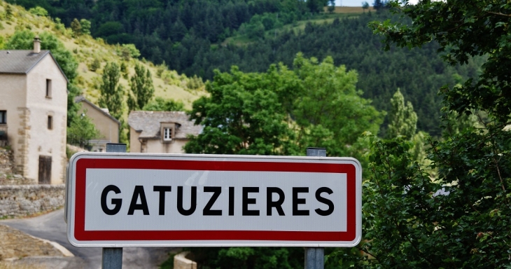  - Gatuzières