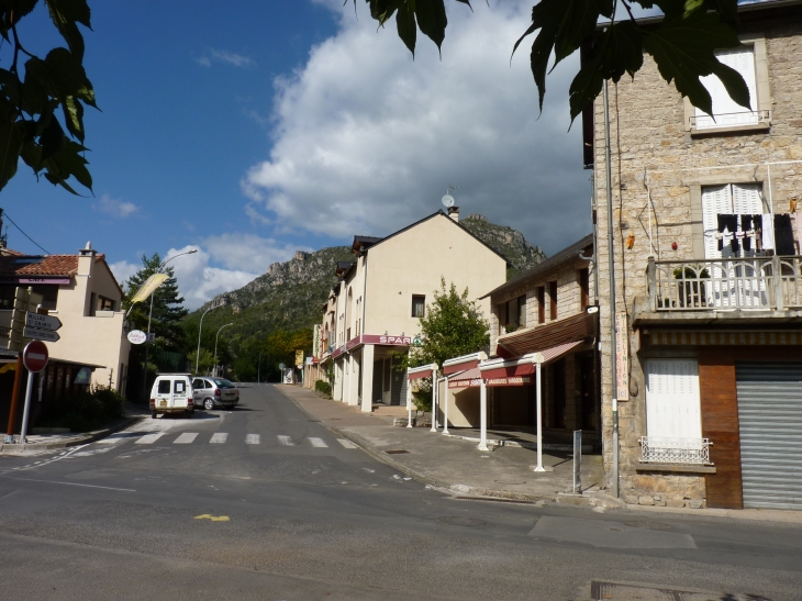 Le village bas  Crédit : André Pommiès - Le Rozier