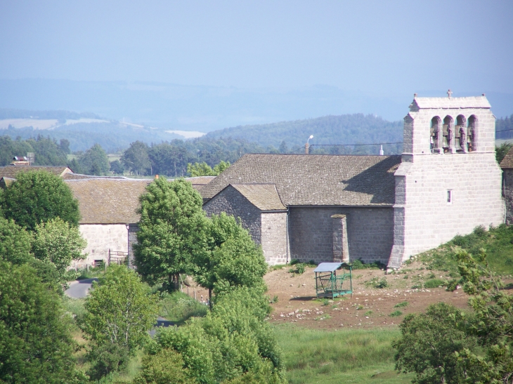 église Saint-Pierre et Saint-Paul  clocher mur - Prinsuéjols
