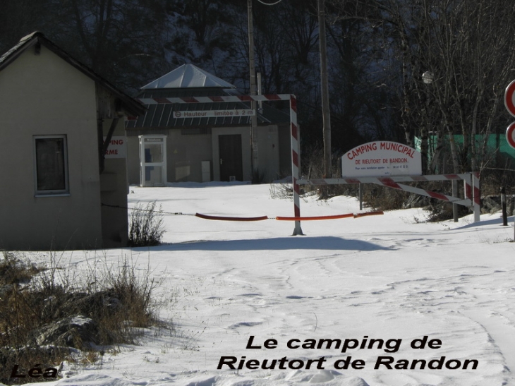 Camping de Rieutort de Randon en bordure de la Colagne - Rieutort-de-Randon