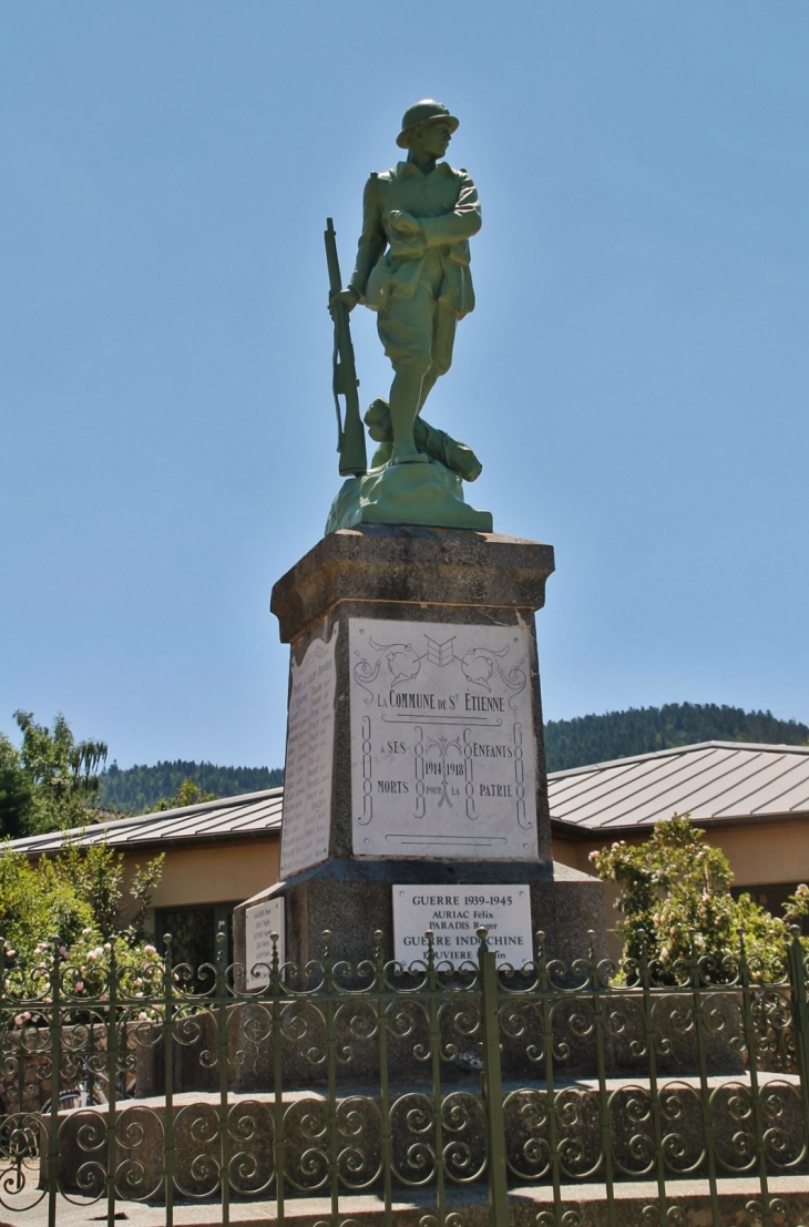 Monument aux Morts - Saint-Étienne-du-Valdonnez