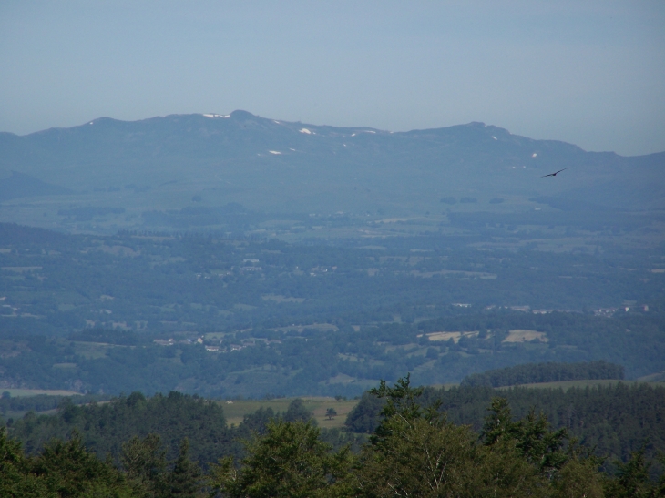 Panorama sur la chaine des puys - Saint-Juéry