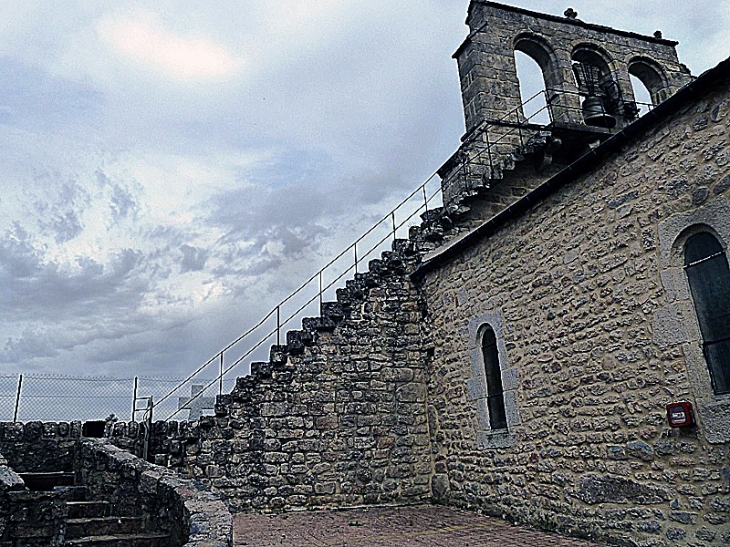 L'accès au clocher - Sainte-Colombe-de-Peyre
