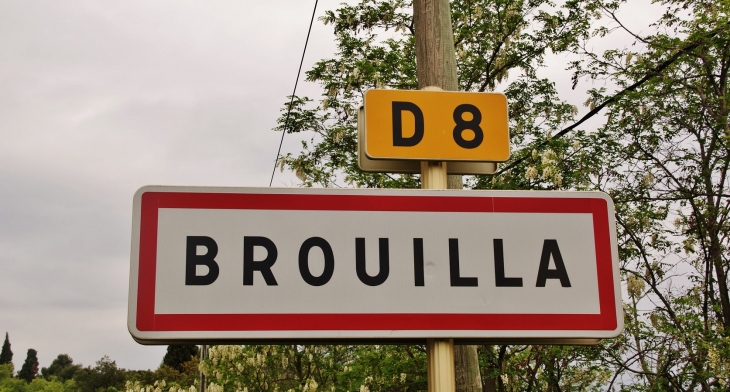  - Brouilla