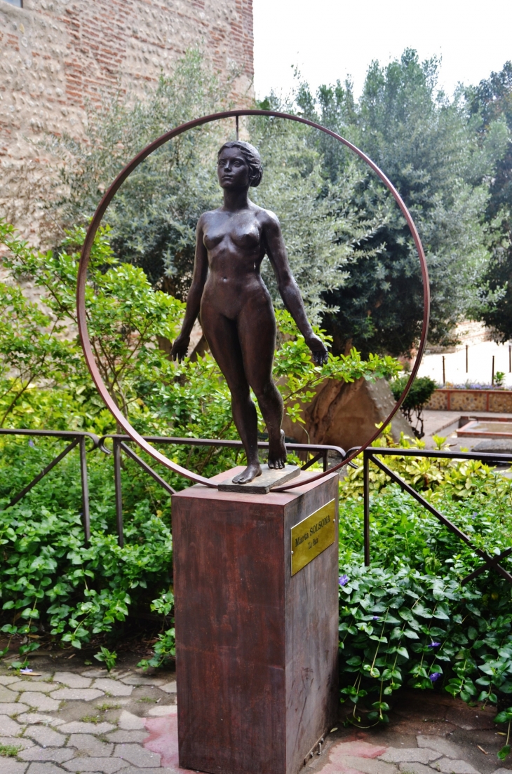 Sculpture ( Marta Solsana - La Paix ) - Canet-en-Roussillon