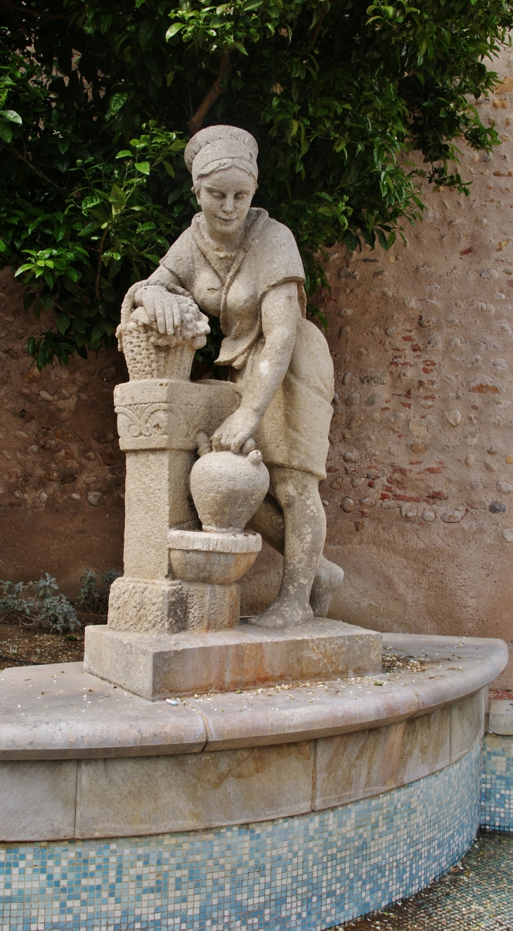 Sculpture ( Fontaine ) - Canet-en-Roussillon