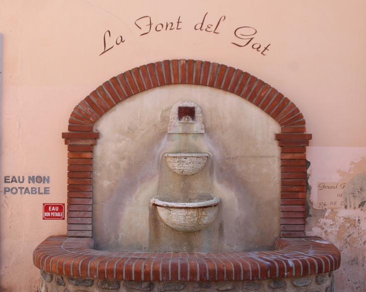La Commune ( Fontaine ) - Le Boulou