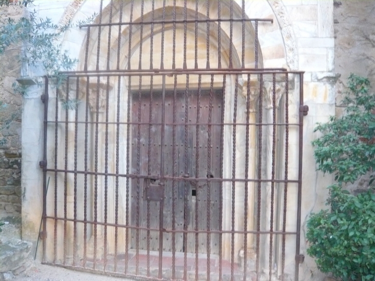 Portail de la chapelle, monastir del camp - Passa