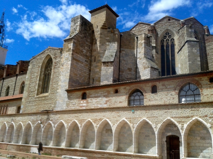 La Cathédrale Saint-Jean-Baptiste et son cloître campo santo. - Perpignan