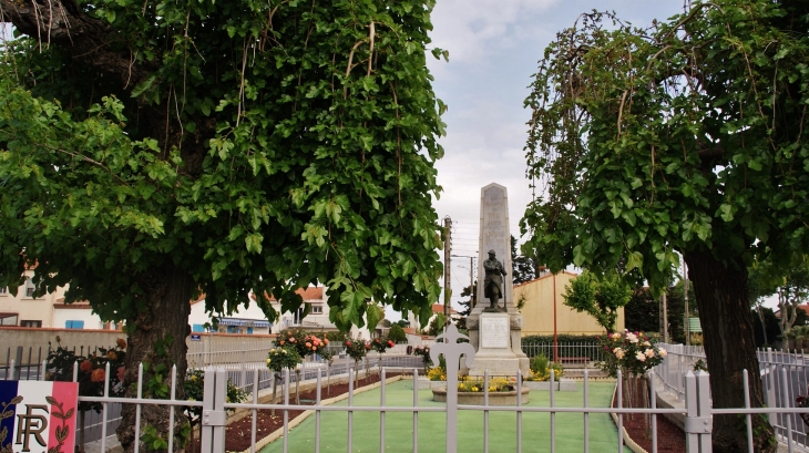 Monument aux Morts - Pia