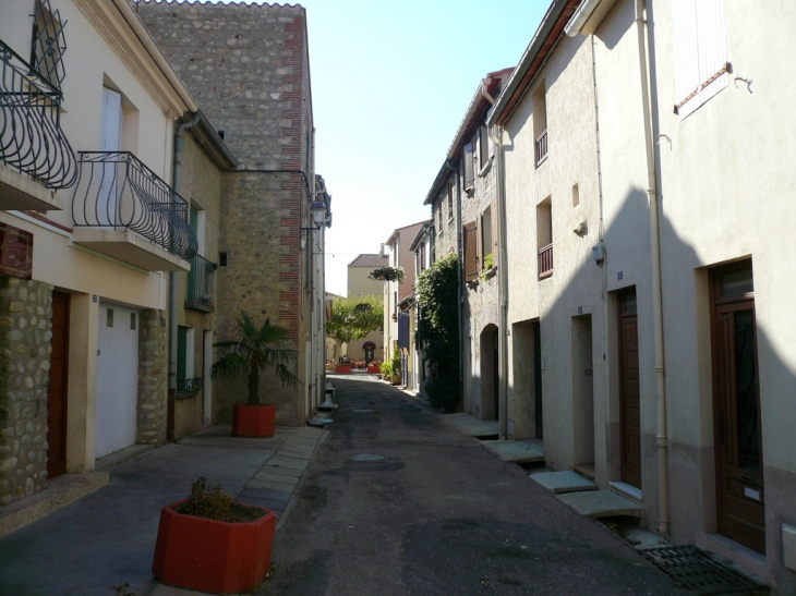 Rue du village - Saint-Génis-des-Fontaines