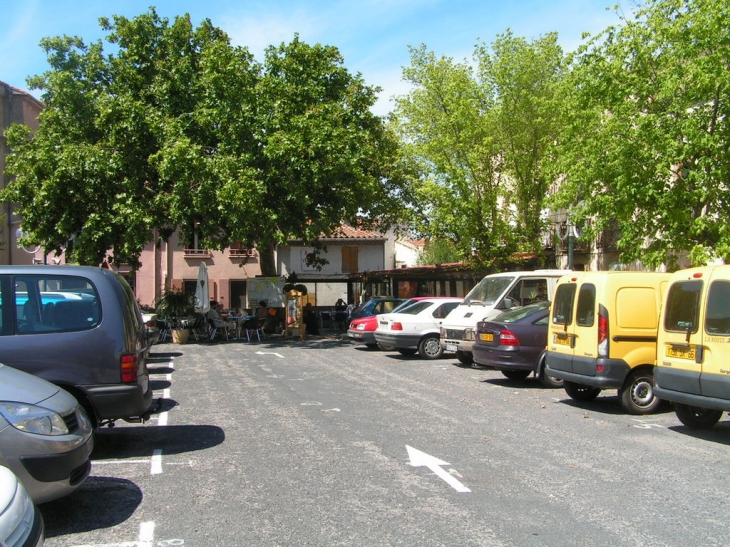 La place - Saint-Paul-de-Fenouillet