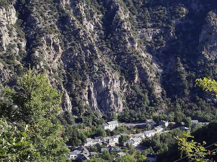 Photo à ThuèsEntreValls (66360) Au fond de la vallée de la Carança