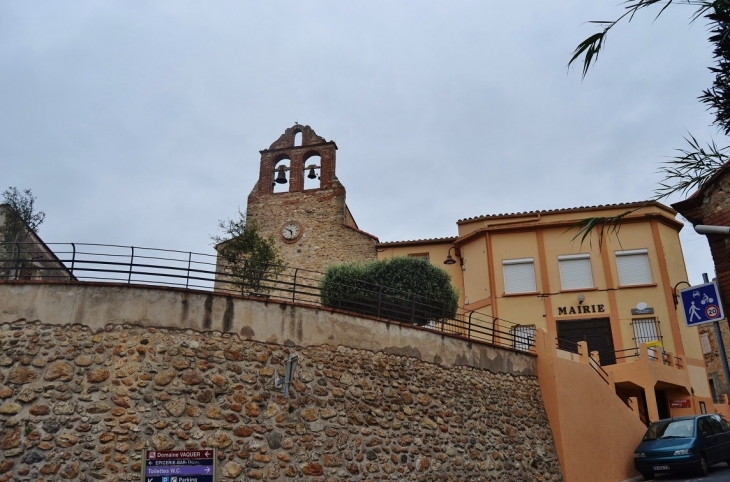La-mairie et L'église St Saturnin - Tresserre