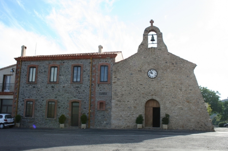 Mairie et église de Trilla