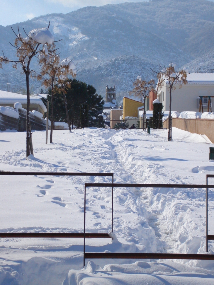 Le village après une tempête de neige jamais vue ! - Villelongue-dels-Monts