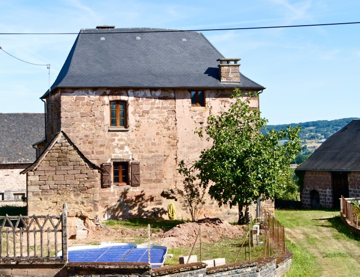 Maison du village de Brochat. - Allassac