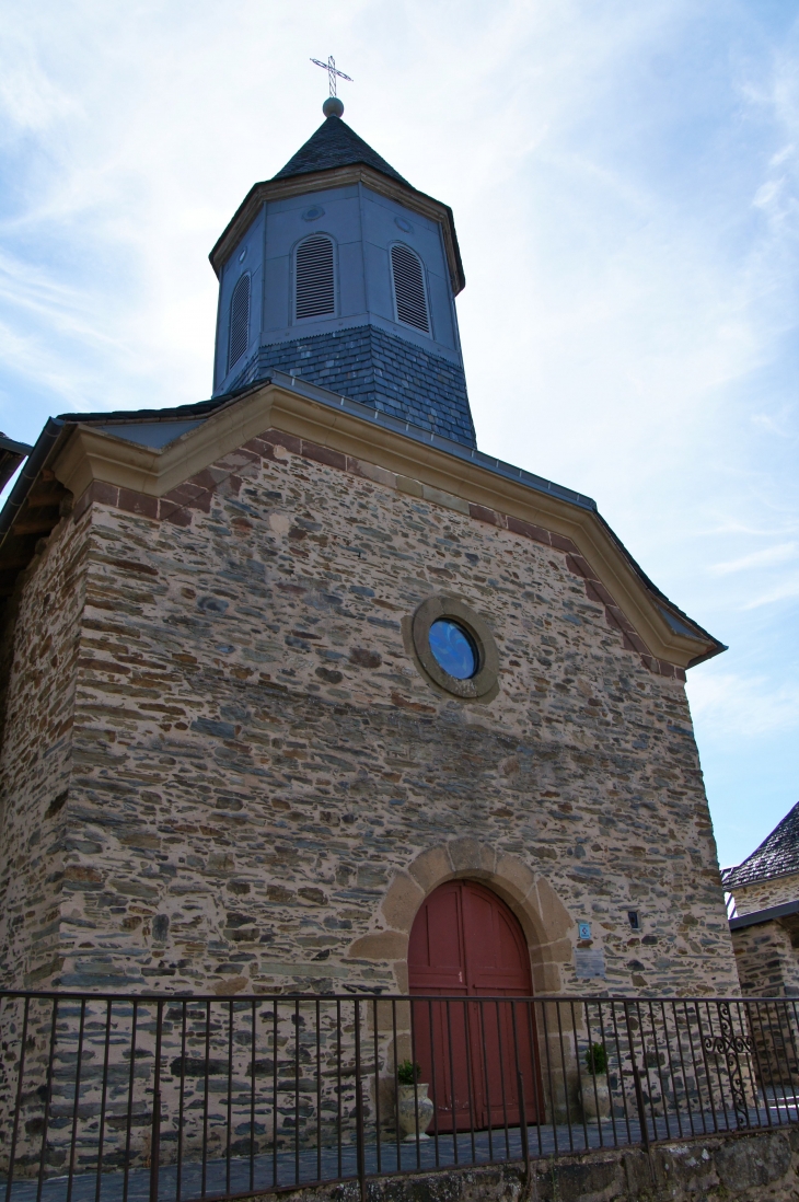 Façade occidentale de la chapelle Saint-Roch, hameau de Gauch. - Allassac