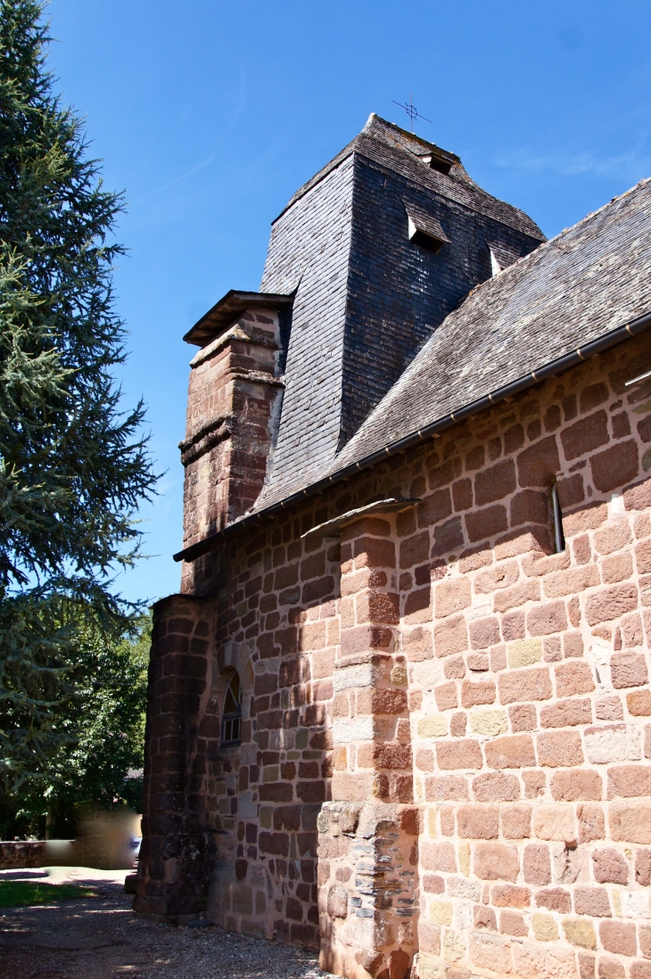 Le clocher de la chapelle Sainte-Marguerite au hameau de la Chapelle. - Allassac