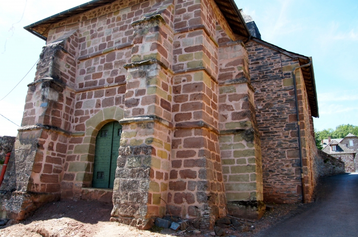 Le chevet de la chapelle Sainte-Marguerite, hameau de la Chapelle. - Allassac
