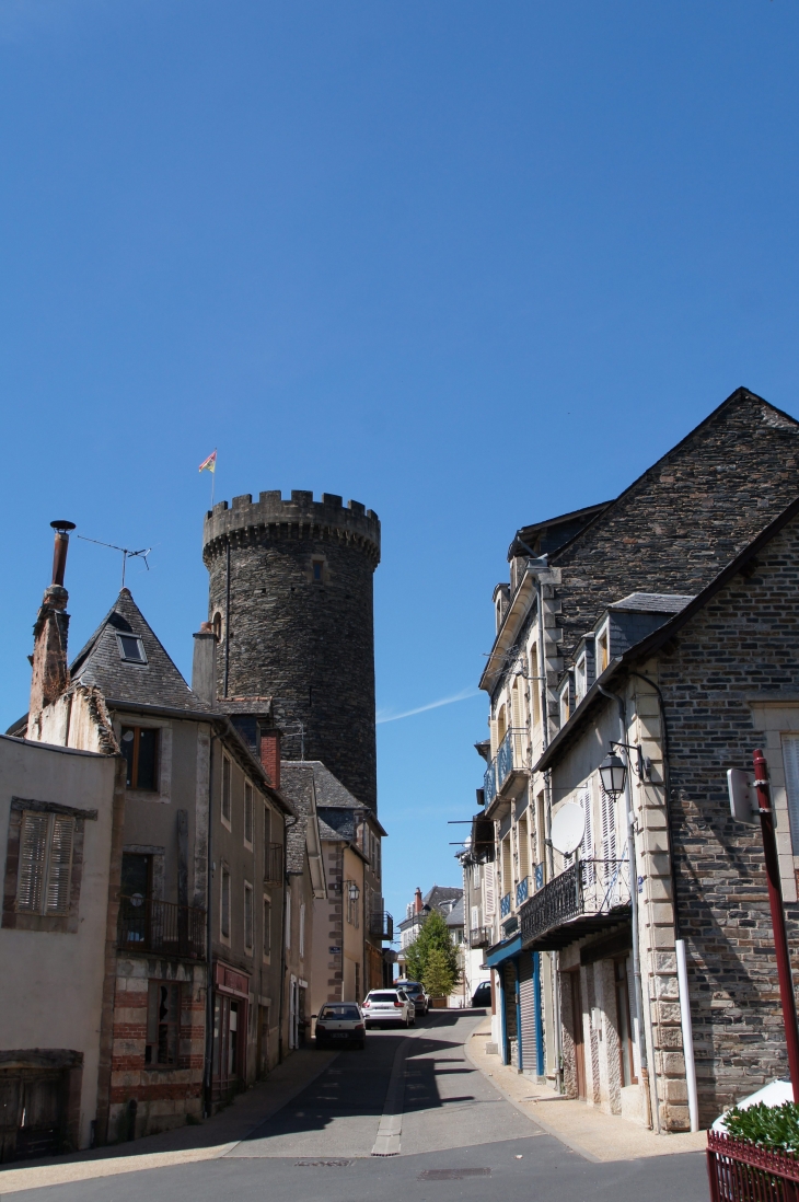 Rue de la Tour César. - Allassac