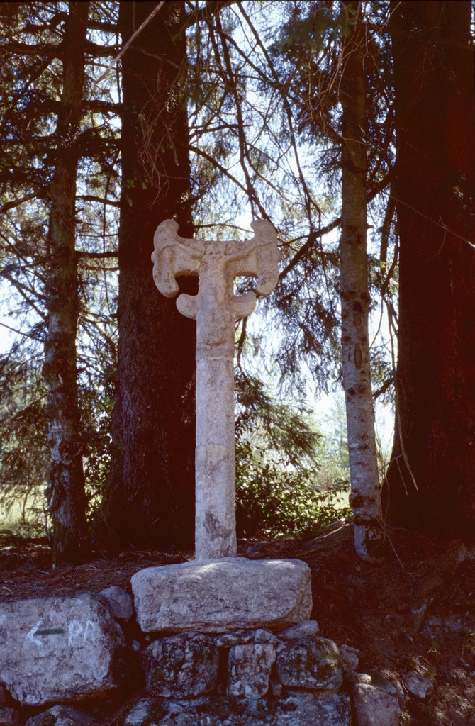 La croix de la Naucodie, avril 1997. - Bonnefond