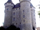 L'impressionnant château de Val (15è siècle) est flanqué de six tours comme dans un conte de fée