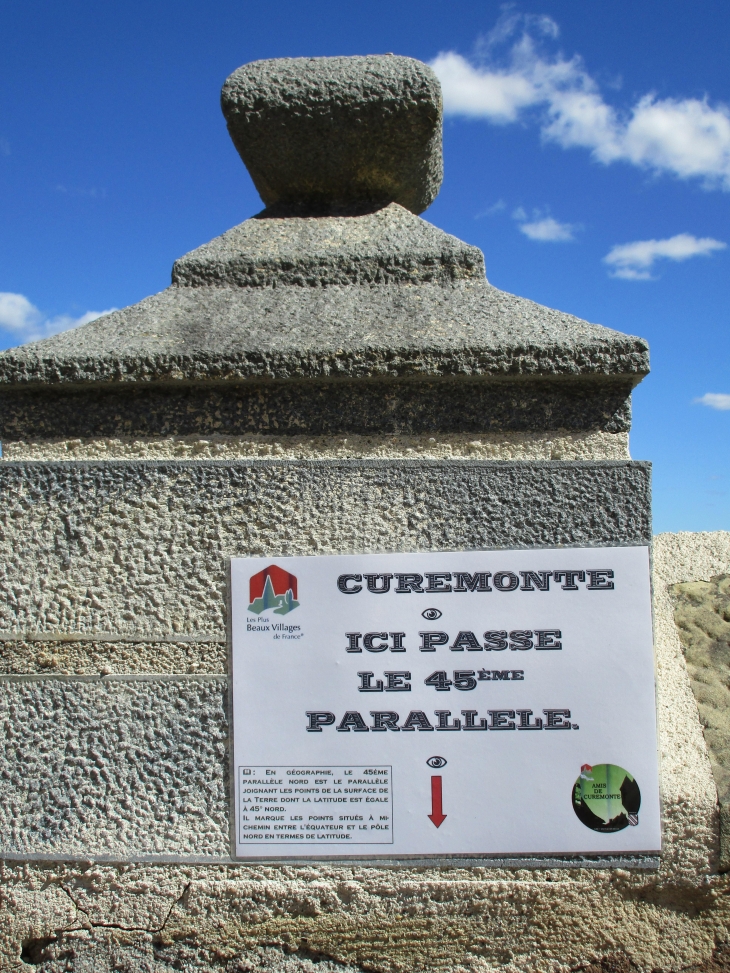 Curemonte ( Corrèze) - Passage du 45ème parallèle Nord.