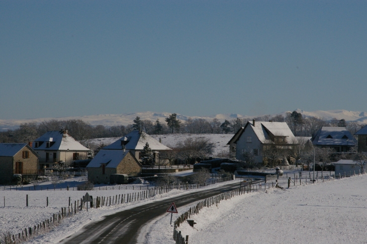 Entree du village en hiver - Goulles