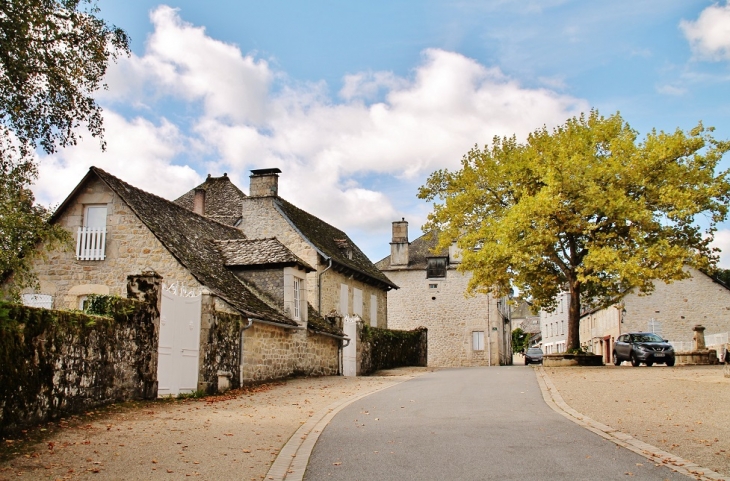 Le Village - La Roche-Canillac