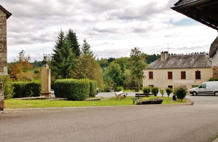 Le Village - Lamazière-Basse