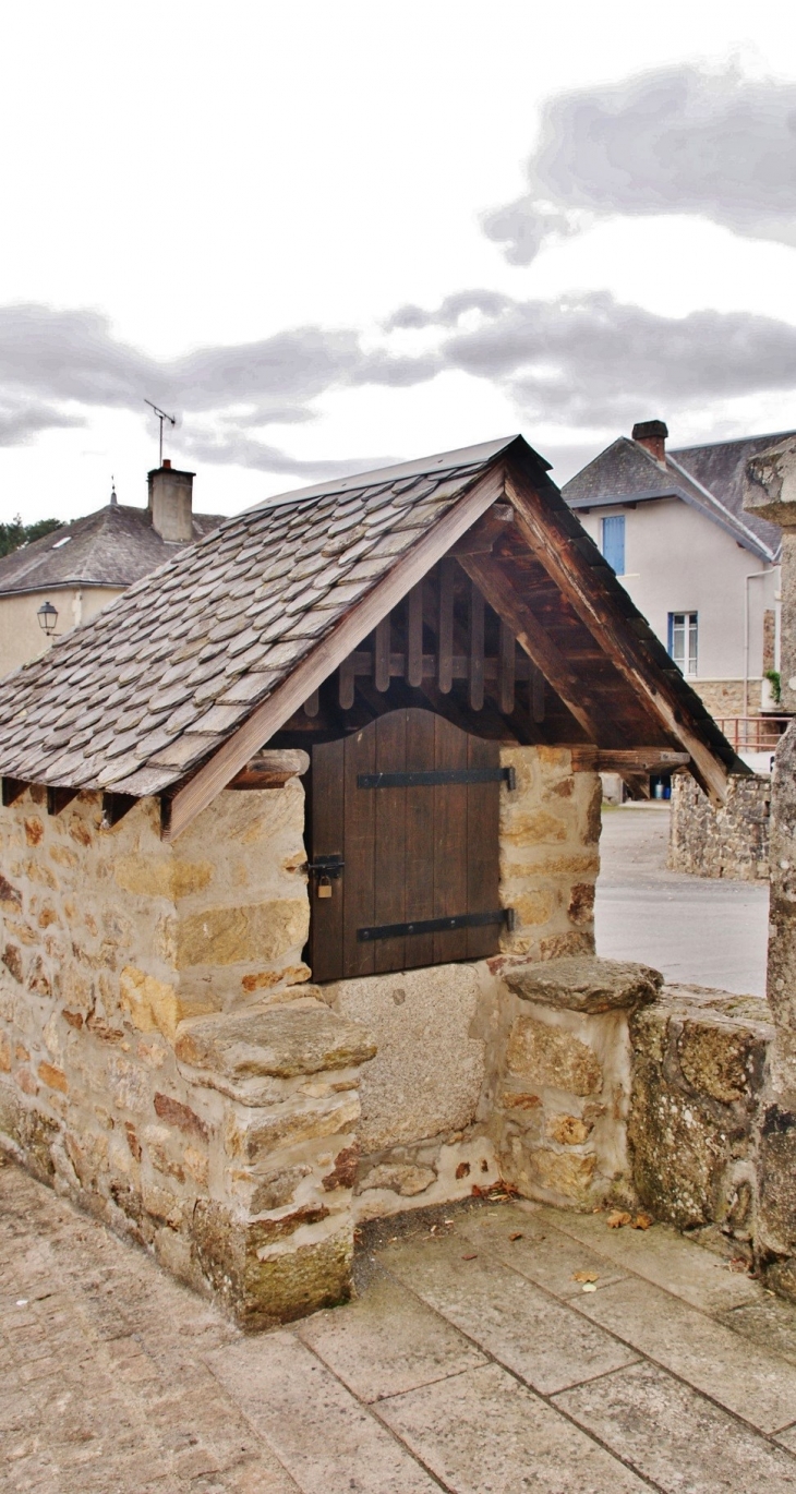 Photo à LamazièreBasse (19160) Le Puits LamazièreBasse, 296202