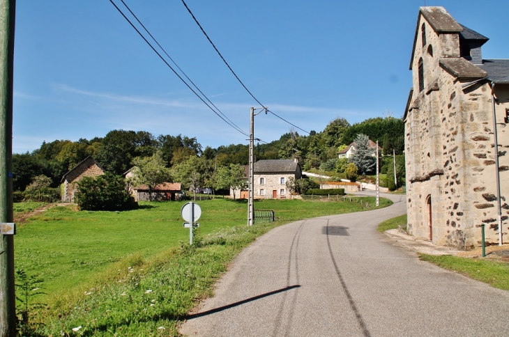 Le Village - Les Angles-sur-Corrèze