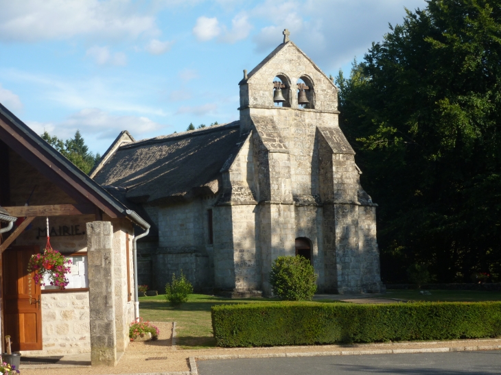 Mairie et église de Lestards